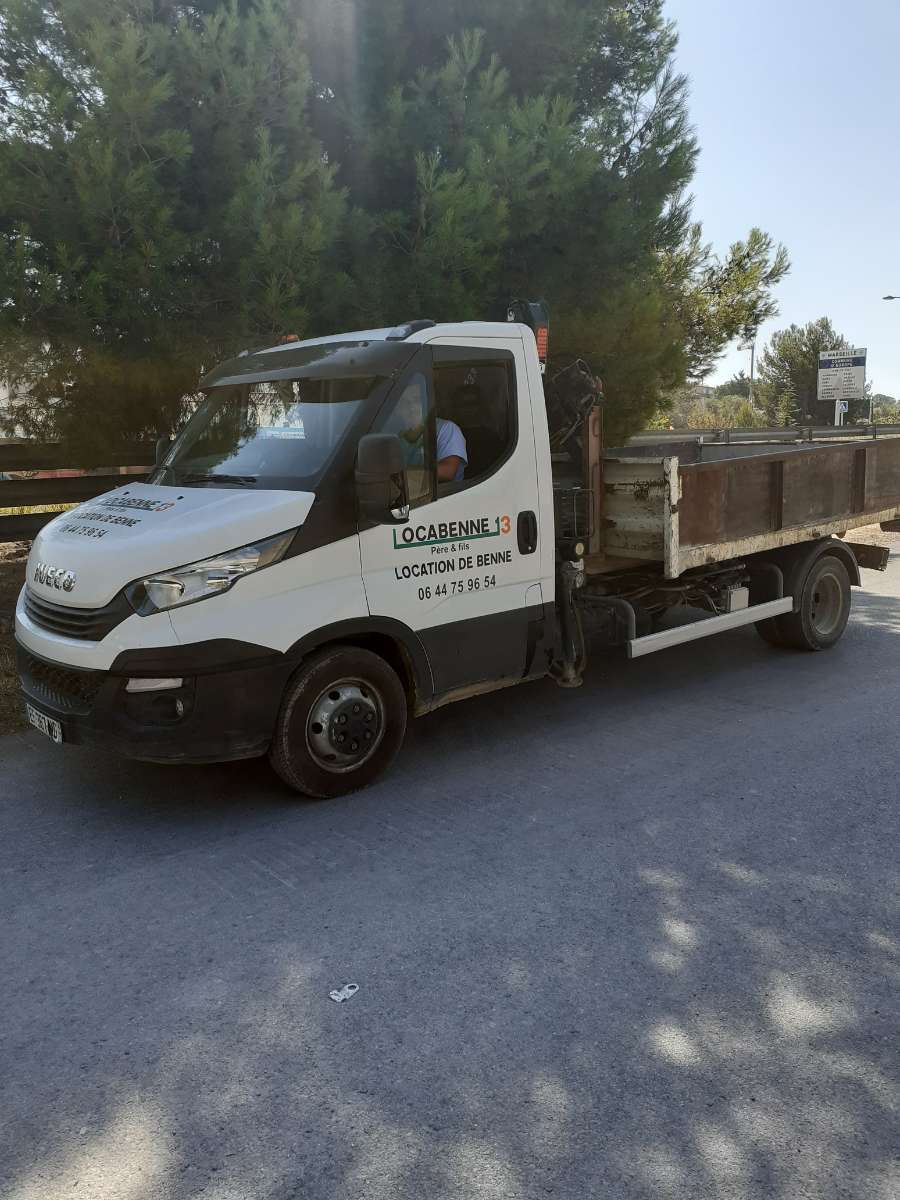 Location de bennes pour déchets verts  à Marseille
